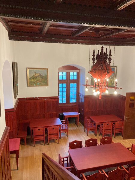 Červený salonek Červený salonek